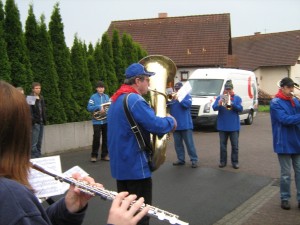 Früh morgends wird musiziert